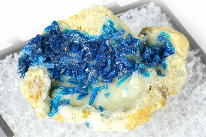 Vibrant Blue Veszelyite Crystals on Hemimorphite - China #380499